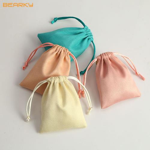 small-travel-makeup-bag (8)